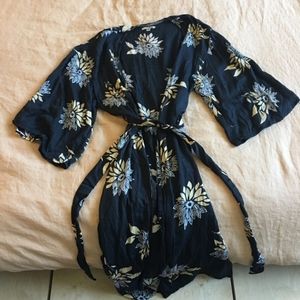 Amuse society robe